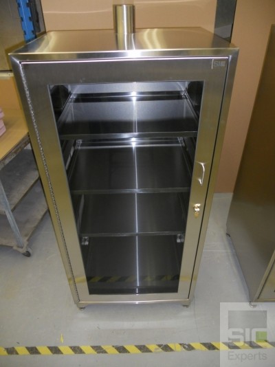 Medical glass cabinet