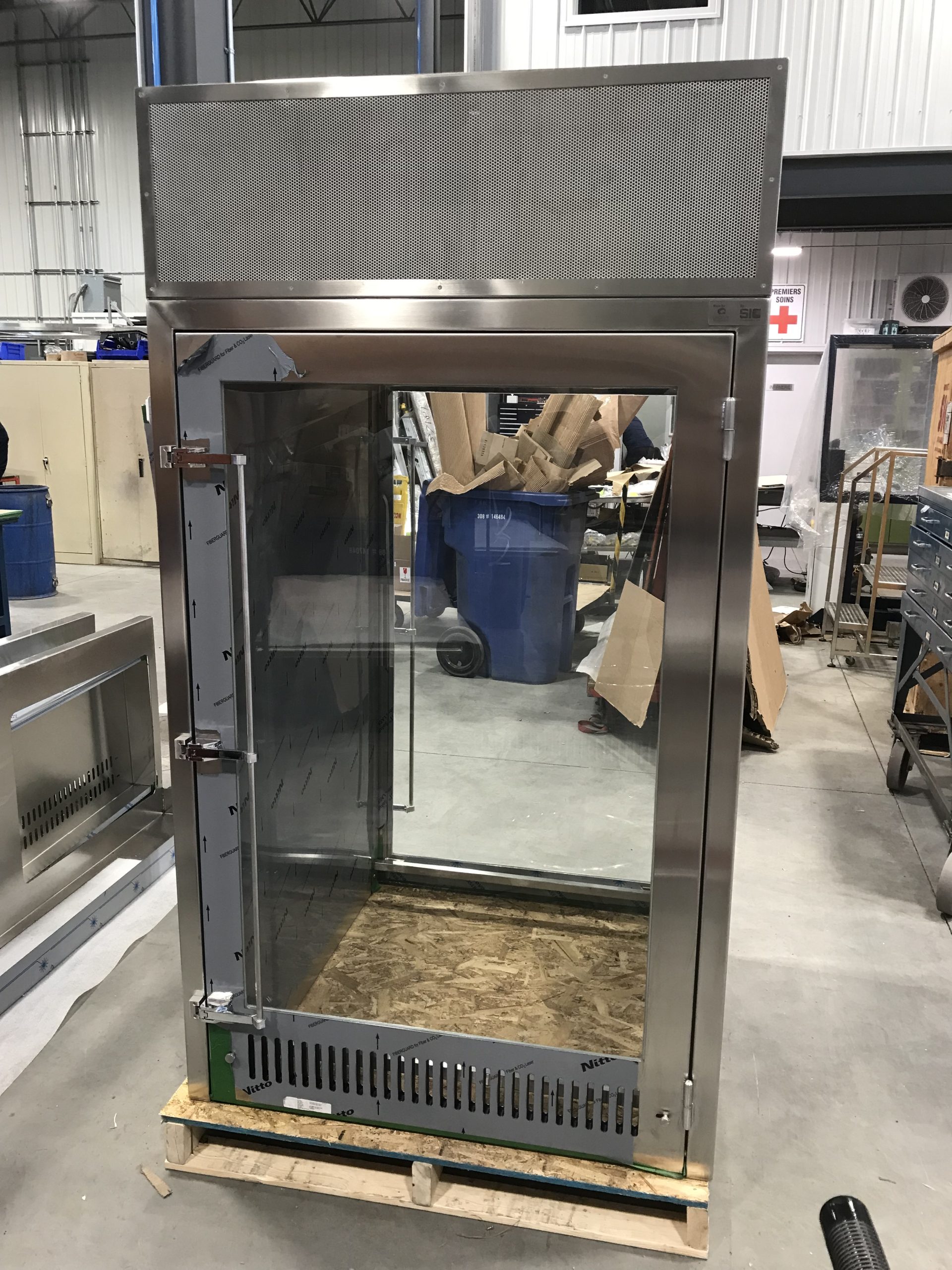 Cart pass through with HEPA filter SIC36836