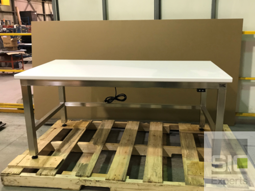 Adjustable height cleanroom table SIC35923