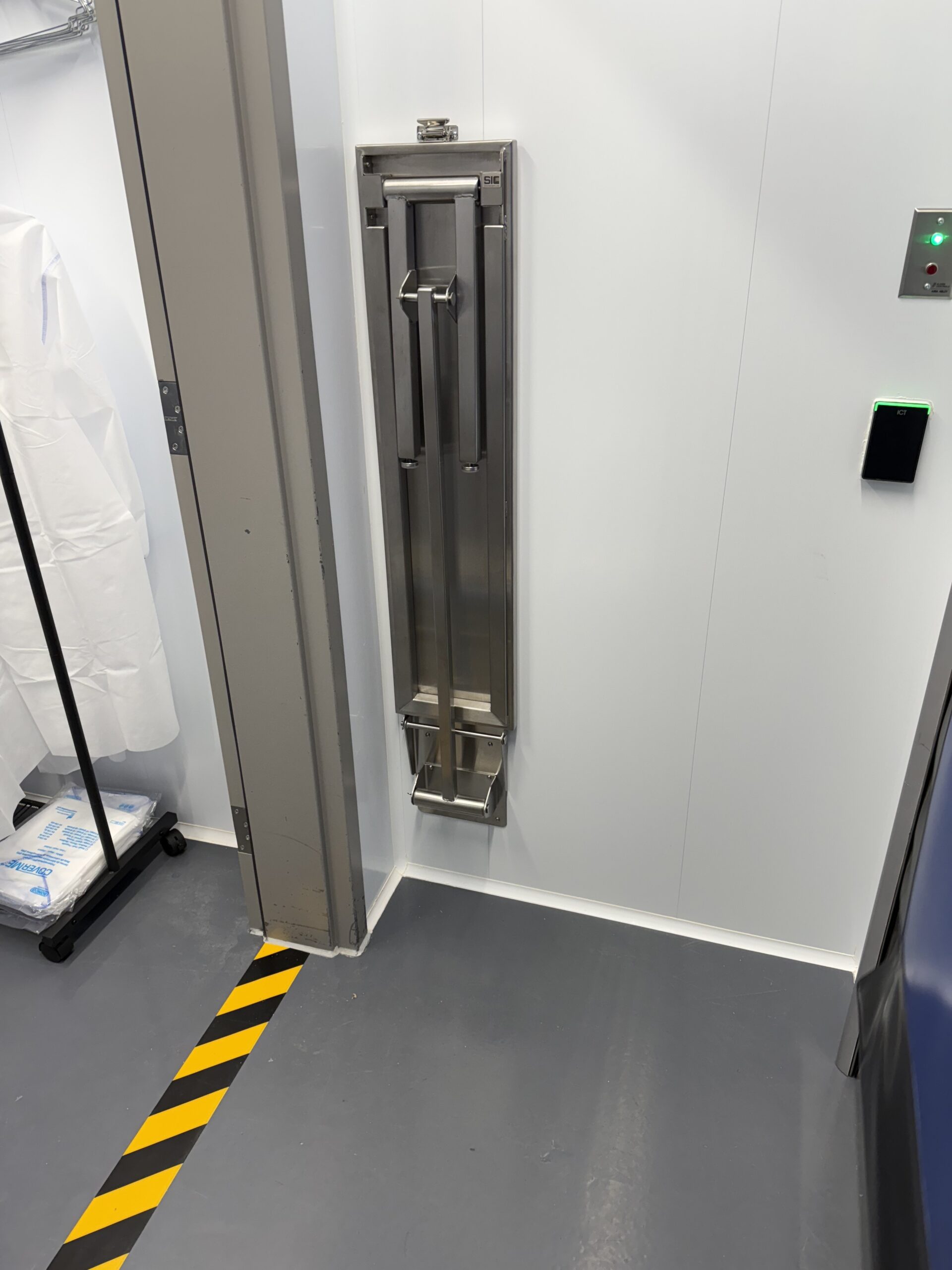 Wall mount fold down gowning bench  SIC38778 - Image 2